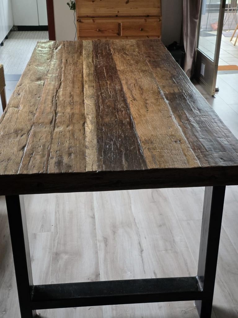 Robuuste eettafel, uitstekende kwaliteit., Huis en Inrichting, Ophalen