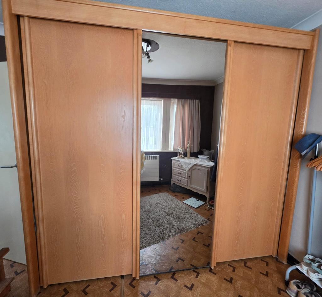 Mooie tijdloze kleerkast met 3 schuifdeuren, Huis en Inrichting, Kasten | Kleerkasten, Gebruikt, 200 cm of meer, 200 cm of meer
