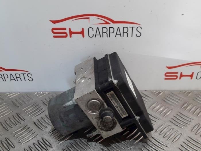 Pompe ABS d'un Audi A4, -, 3 mois de garantie, Audi, Utilisé