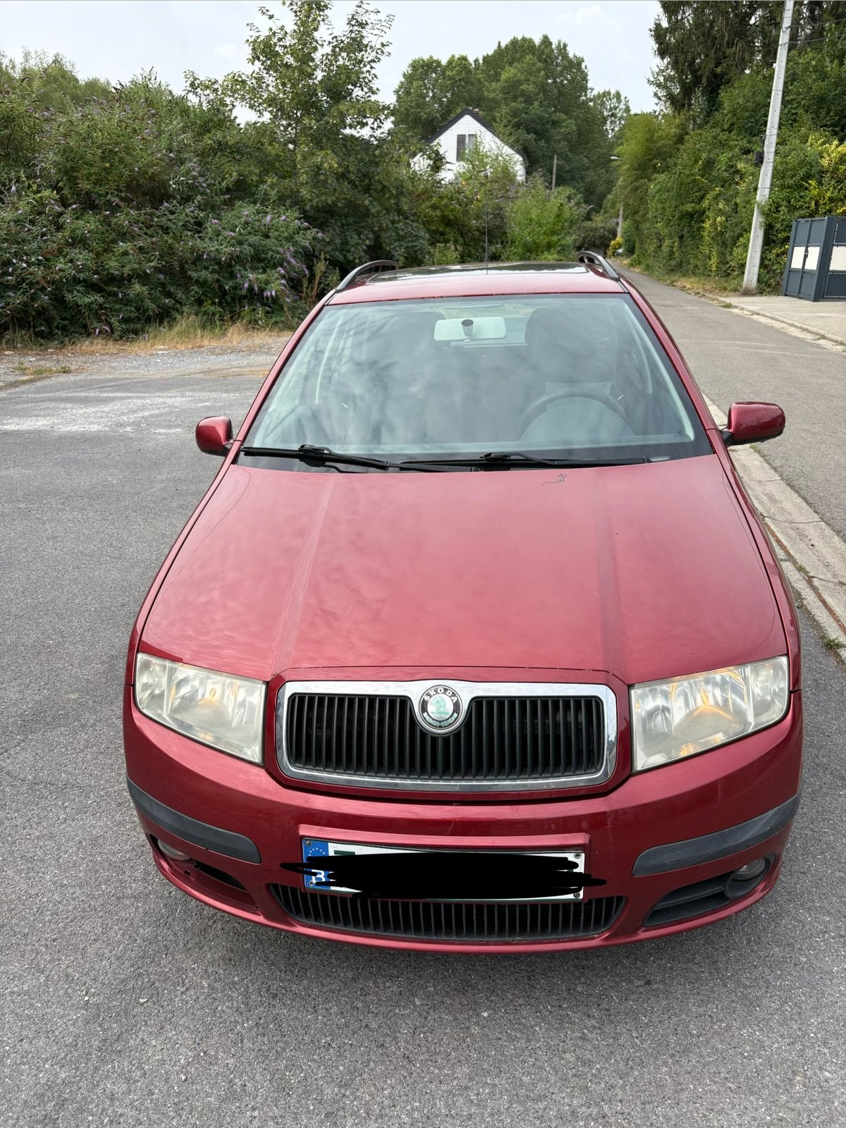 Skoda fabia 1.4tdi diesel pret à immatriculer avec carpass, Autos, Rouge, Achat, Boîte manuelle, Noir