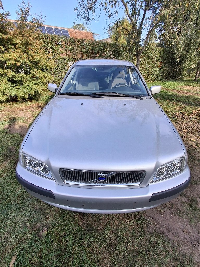 Volvo S40 van 2002 met 45700 km., Autos, 90 kW, Argent ou Gris, Achat, 4 portes