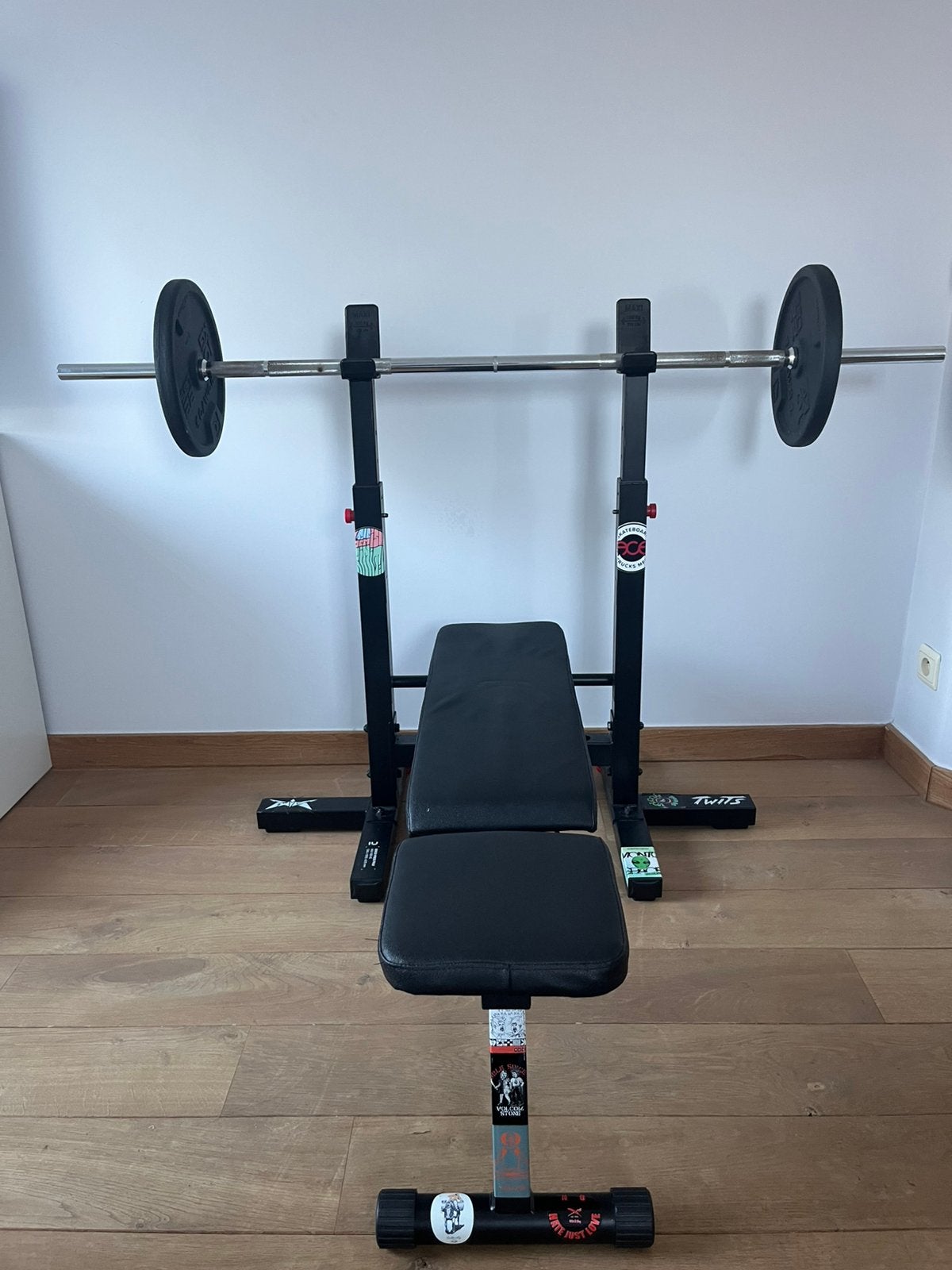 Bench (flat/incline)+extra gewichten+bar+clips, Sport en Fitness, Ophalen, Zo goed als nieuw, Armen, Fitnessbank