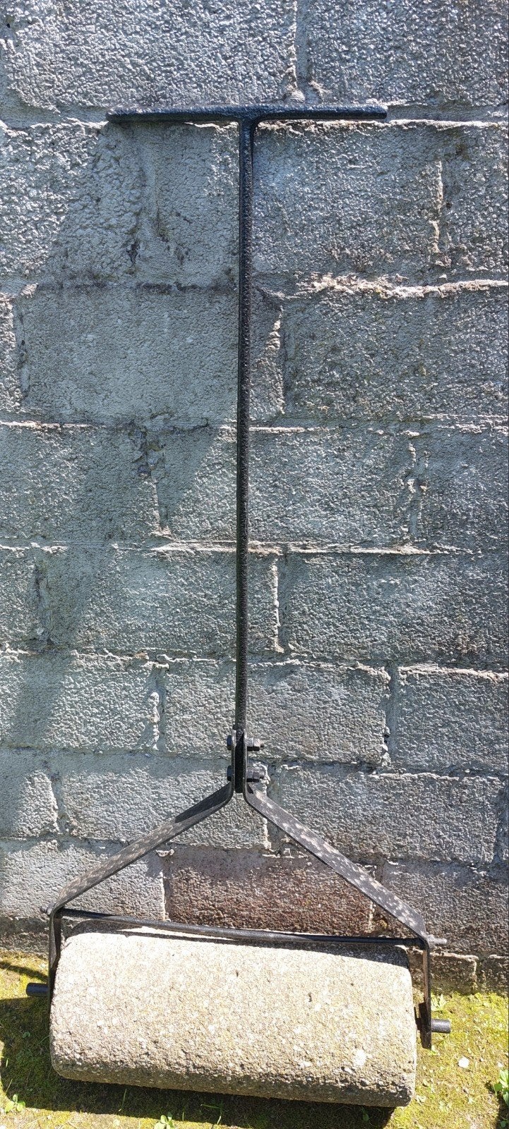 Ancien rouleau à gazon en pierre, Enlèvement, Utilisé