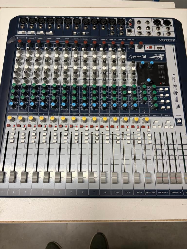 Soundcraft Signature 16 mengpaneel / mixer – nette staat, Musique & Instruments, Tables de mixage, Comme neuf, 10 à 20 canaux