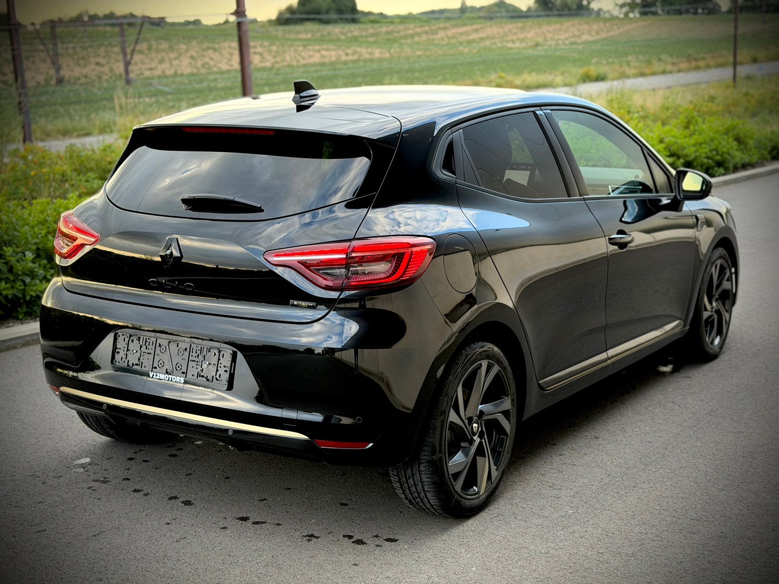 Renault Clio E-Tech Engineered Full Hybrid 145 ch, Phares entièrement LED, Achat, Euro 6, Entreprise