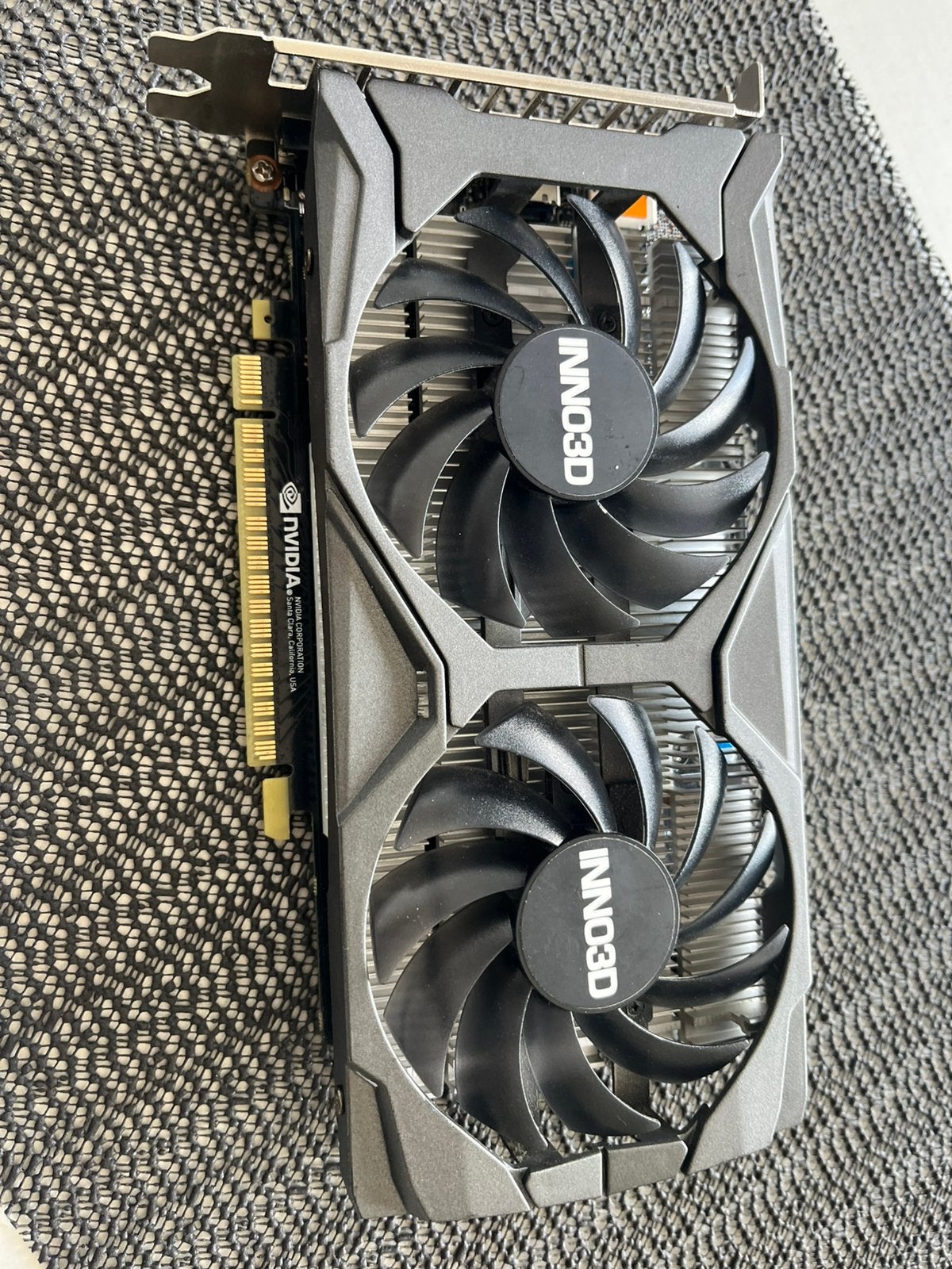 Gtx1650 4gb ddr6, Informatique & Logiciels, Cartes vidéo, Enlèvement, Comme neuf