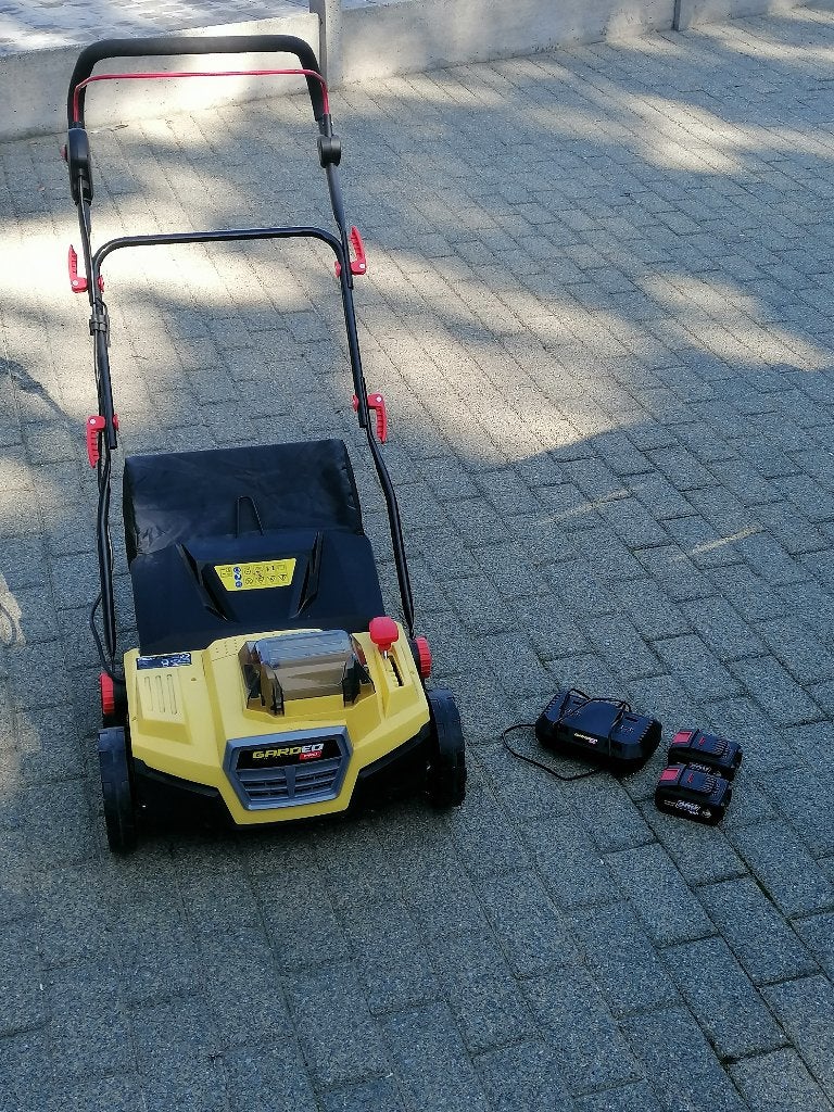 Gardeo Pro Veegmachine kunstgras, 2 x 20 V, 4 Ah, accu, Tuin en Terras, Ophalen, Zo goed als nieuw, Gardeo