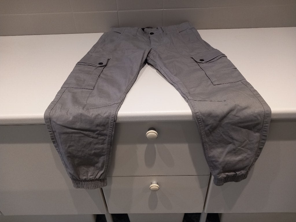 Grijze Herenbroek Jack en Jones / Tapered/ maat 30/30, Kleding | Heren, Broeken en Pantalons, Jack  jones, Overige maten, Ophalen of Verzenden