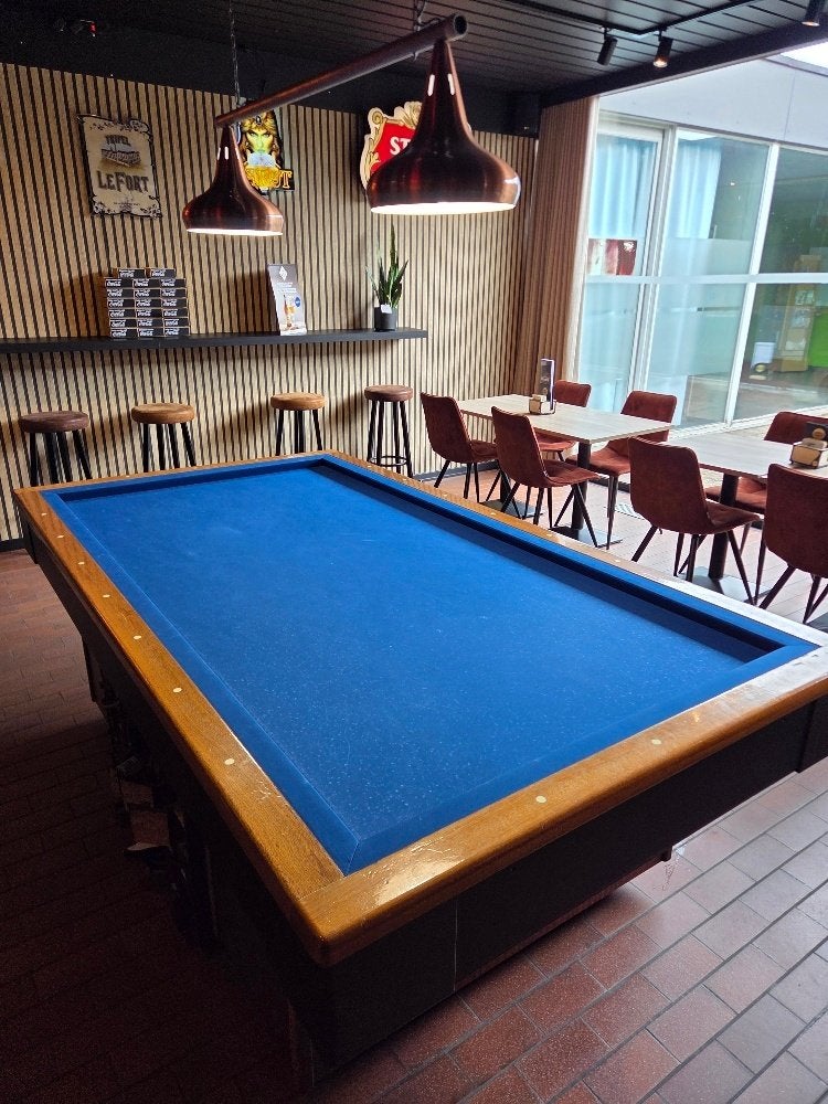 Verwarmde carambole biljarttafel incl hanglampen, Sport en Fitness, Ophalen, Gebruikt, Biljarttafel