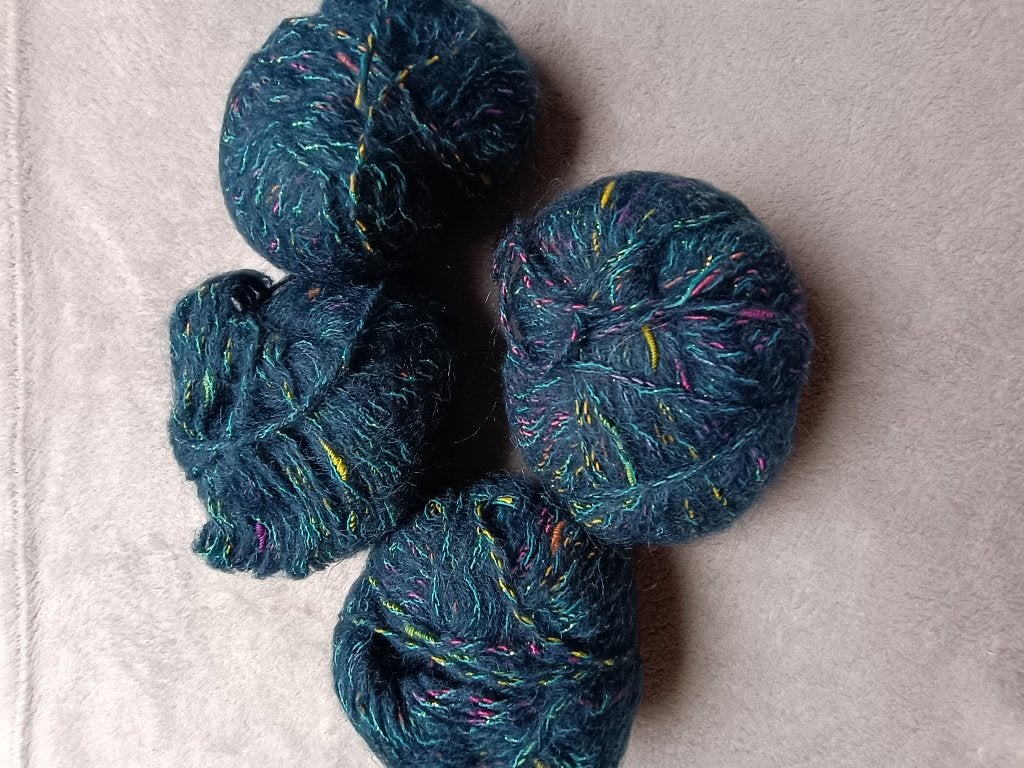 4 bollen blauw(multi), Hobby en Vrije tijd, Ophalen of Verzenden, Nieuw, Breien of Haken, Wol of Garen