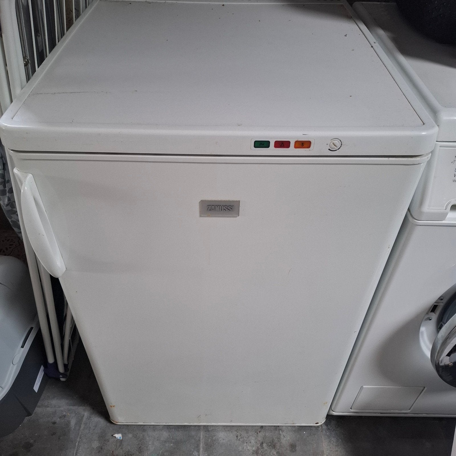 Diepvries Zanussi, tafelmodel, Ophalen