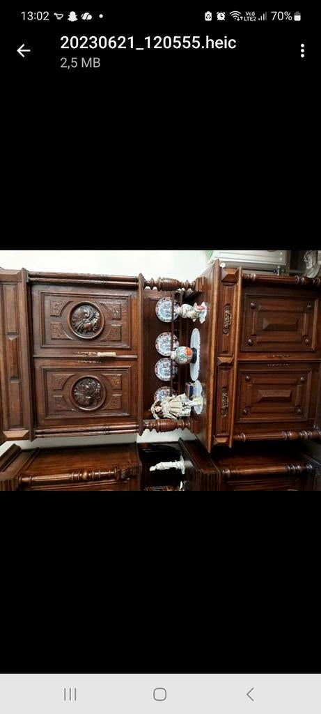 Twee antieke kasten met bijhorende eettafel en 4 stoelen, Ophalen