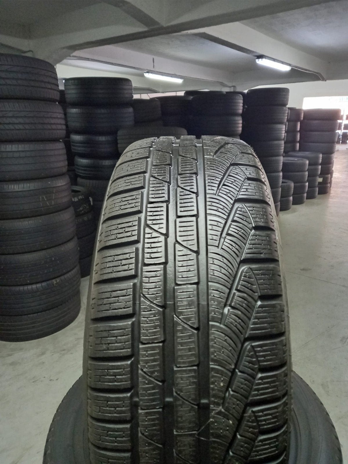 22560r18 225 60 r18 225/60/r18 pirelli avec montage, Ophalen of Verzenden