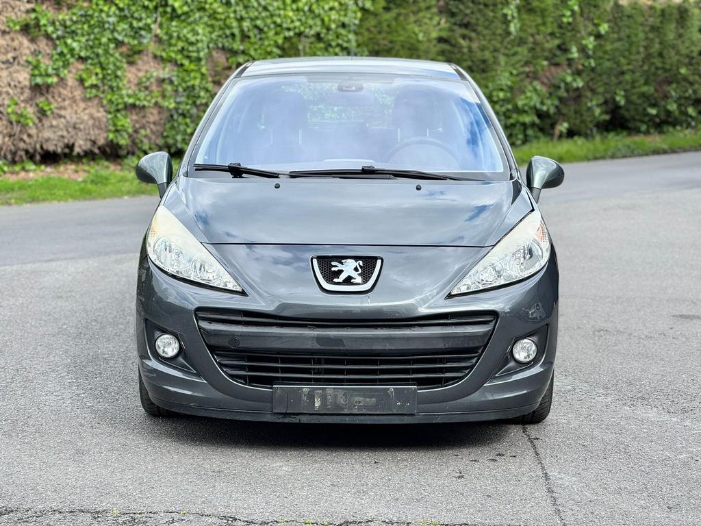 Peugeot 207 1.4Benzin 130.000 DKM, Voorwielaandrijving, 75 kW, Stof, 1360 cc