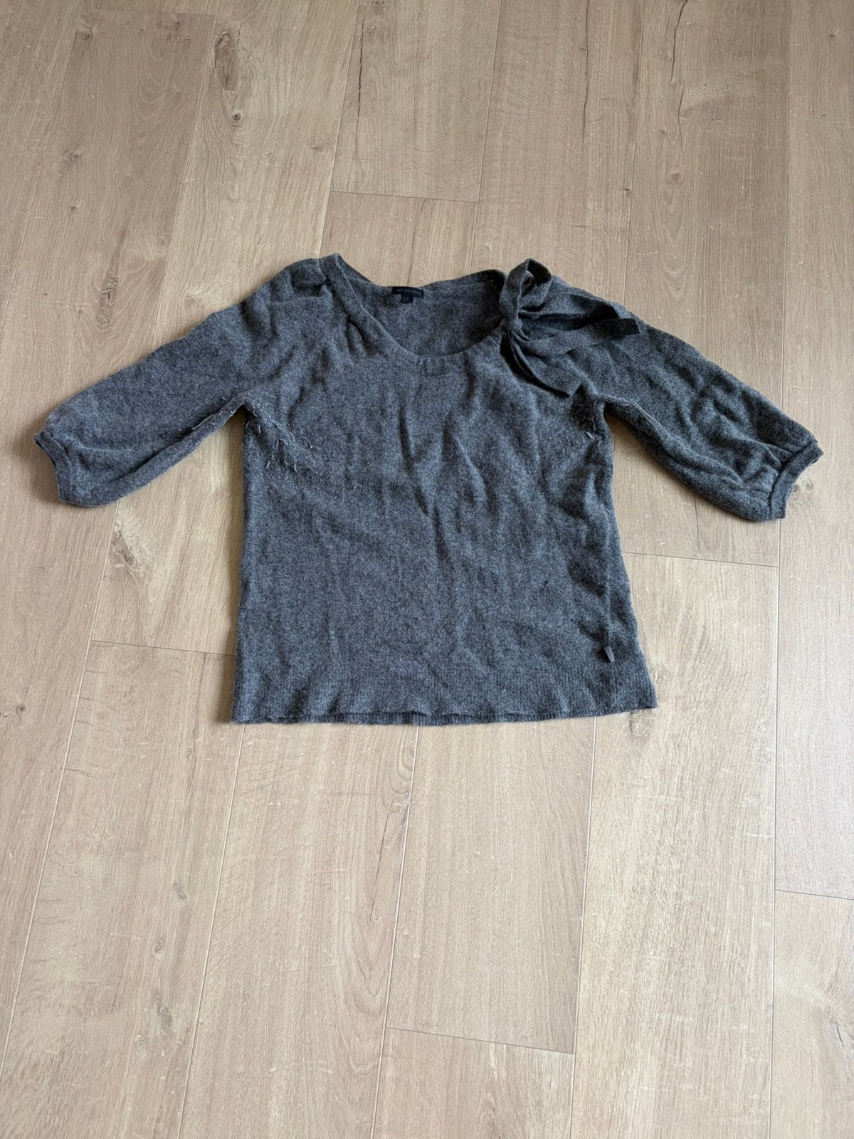 Leuke trui met strik, Ophalen, Zo goed als nieuw, Maat 38/40 (M), Grijs