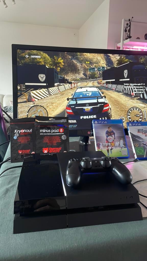 PS4 Fat entièrement remise à neuf – très silencieuse !, 500 GB, Avec 1 manette, Reconditionné, Enlèvement