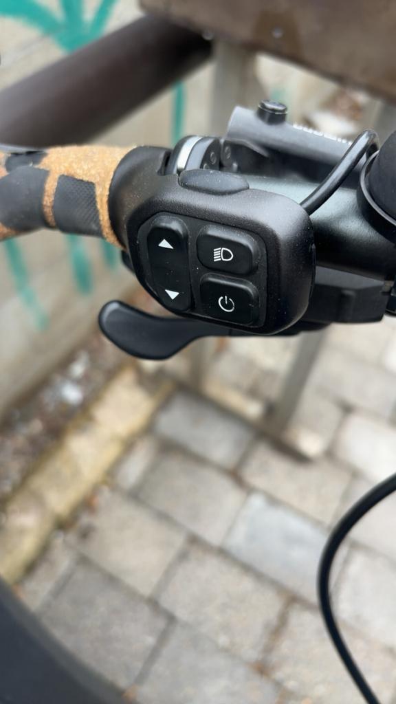 Umicron fiets batterij en lader erbij, Fietsen en Brommers, Ophalen, Zo goed als nieuw