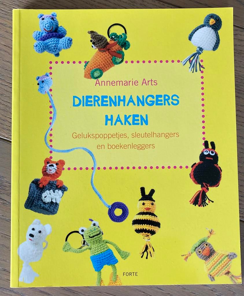 Dierenhangers haken - Annemarie Arts, Hobby en Vrije tijd, Breien en Haken, Ophalen of Verzenden, Nieuw, Haken, Patroon of Boek