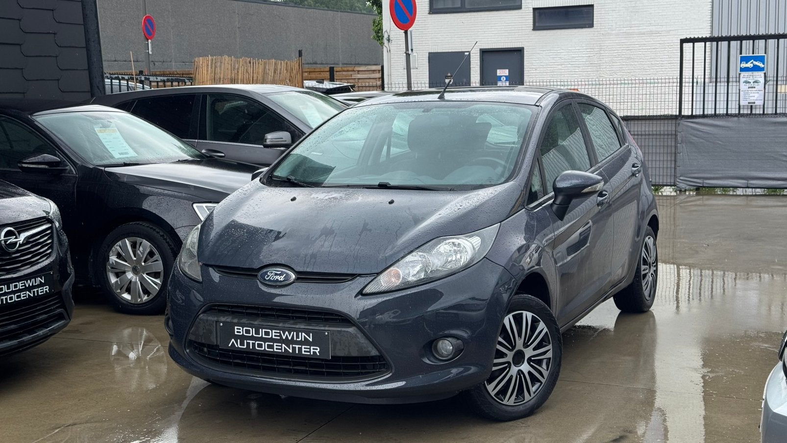 Ford Fiesta 1.2Benzine 2012 150.xxxkm Beginnerswagen, Autos, Argent ou Gris, Achat, Entreprise, Garantie prolongée