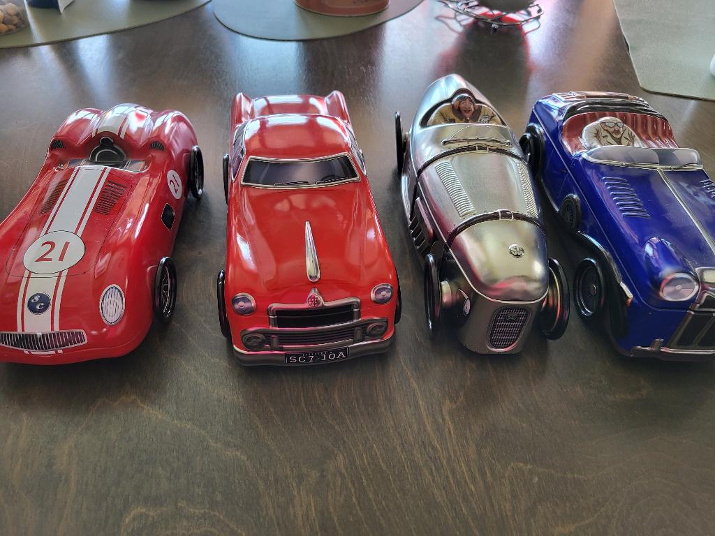 4 blikken auto's (koekjesdozen), Ophalen of Verzenden