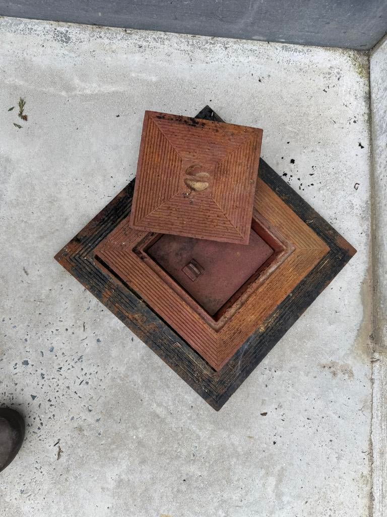 Gietijzeren dubbel deksel 40x40, Doe-het-zelf en Bouw, Ophalen, Zo goed als nieuw