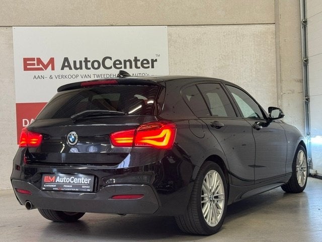 BMW 116i benzine M Pack Shadow Leder-BMW LED-CarPlay-Cruise, Auto's, BMW, Dealer onderhouden, Zwart, Leder, Bedrijf