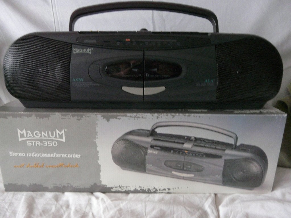 Magnum STR 350 draagbare stereo dubbele radiocasetterecorder, Audio, Tv en Foto, Stereoketens, Tuner of Radio, Draagbaar, Zo goed als nieuw