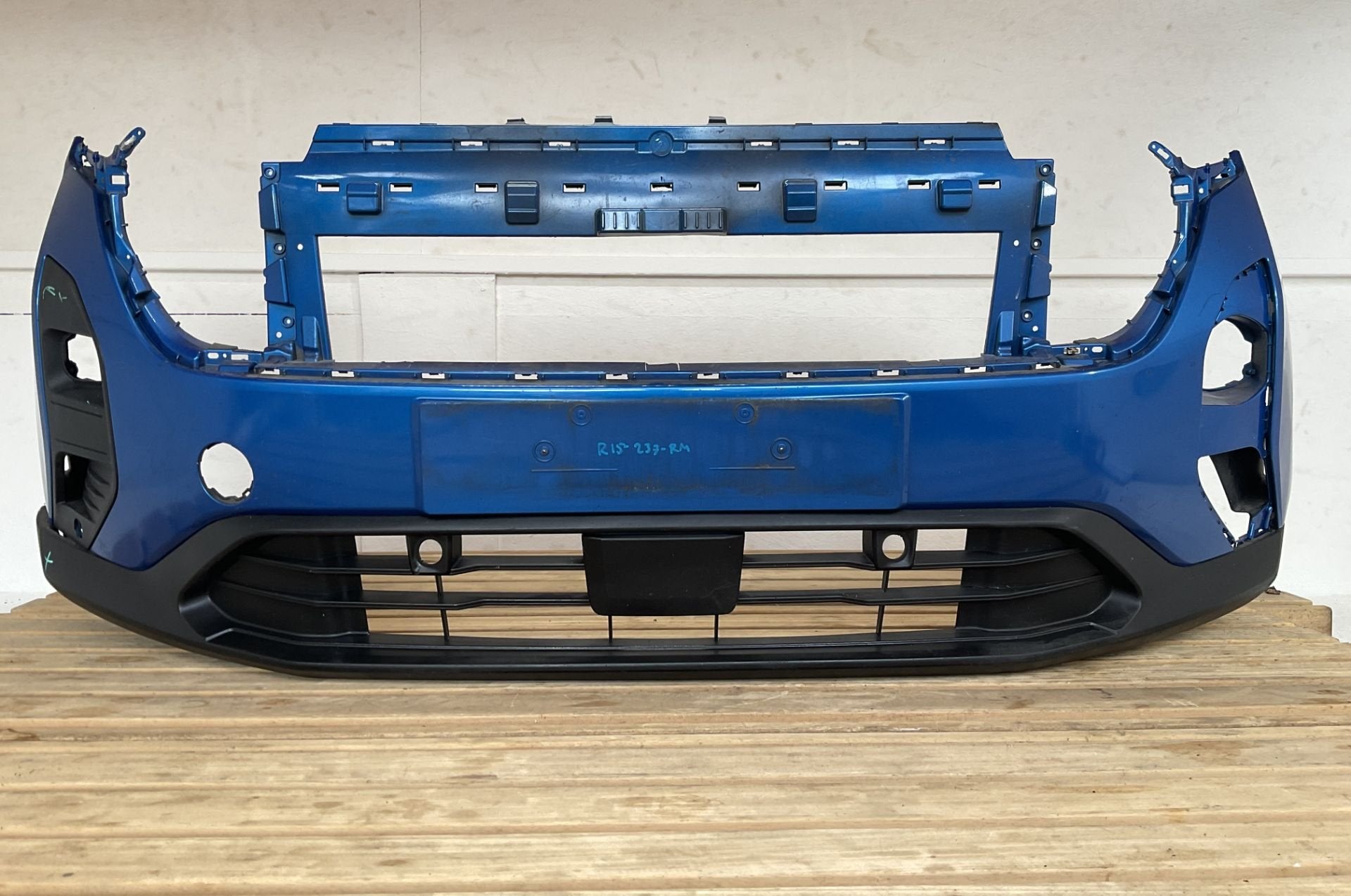 Bumper Ford Transit Courier III 23-26 R2X6-17757-A Voorbumpe, Auto-onderdelen, Gebruikt, Voor, Info@ford.com, Ford