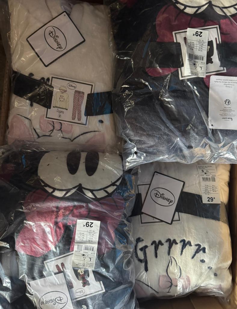 Lot de 11 pyjamas femme Minnie et Marie. Diverses tailles., Kleding | Dames, Pyjama's, Ophalen