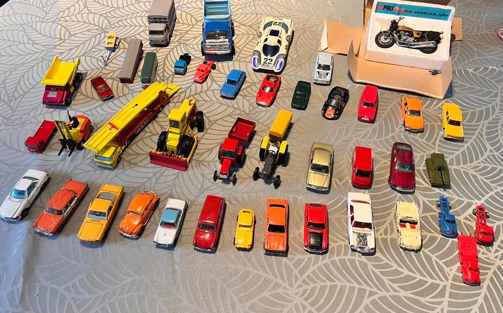Voiture miniature dinky toys marklin corgi Toys lego, Enfants & Bébés, Jouets | Véhicules en jouets, Enlèvement, Utilisé