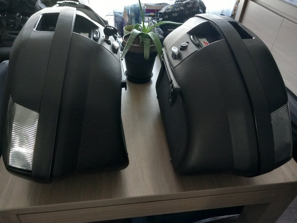 Givi zijkoffers V35 TECH, Motoren, Accessoires | Koffers en Tassen, Ophalen, Zo goed als nieuw