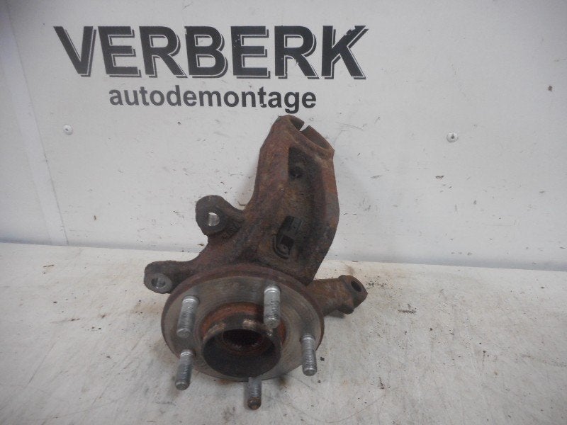 MOYEU DE ROUE AVANT GAUCHE Ford Mondeo III (01-2000/03-2007), Henry-Ford-Straße  1
50735  Köln, DE, Ford-Werke GmbH, Kunden@ford.com