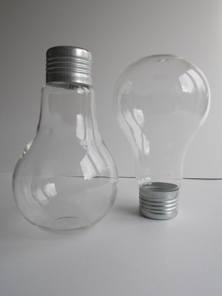 2 x Serax Edison bulb vaas, Ophalen of Verzenden, Zo goed als nieuw, Glas
