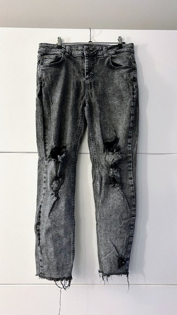 MS Mode grijze jeansbroek met scheuren, Maat 42/44 (L), Ophalen of Verzenden, Zo goed als nieuw, MS Mode
