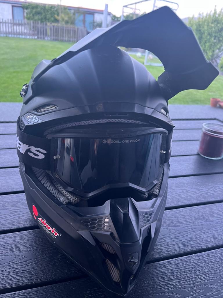 Cross helm van EVO met alpinestar bril, Motoren, Ophalen, M, Nieuw zonder kaartje, Heren