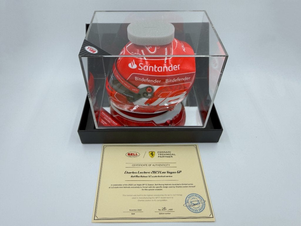 1/2 casque helmet F1 Leclerc 2023 Las Vegas Ferrari signé, Enlèvement ou Envoi