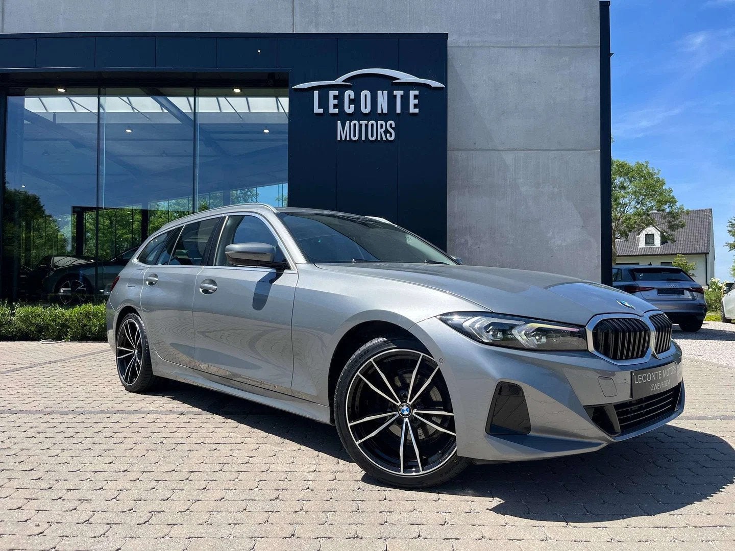 BMW 3 Serie 318 Touring 318iA Facelift Widescreen/LED/Leder/, Autos, Cuir, Argent ou Gris, Achat, Euro 6