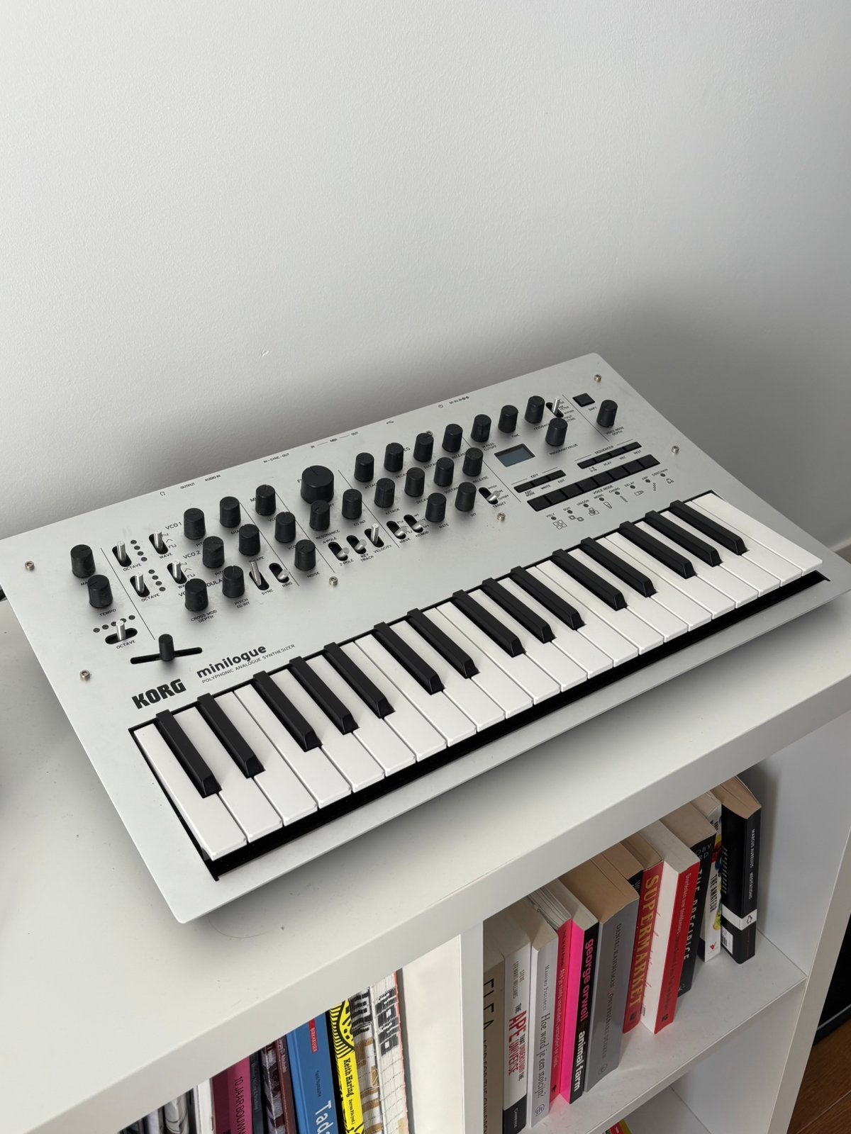 Korg Minilogue, Muziek en Instrumenten, Ophalen, Korg, Overige aantallen, Zo goed als nieuw