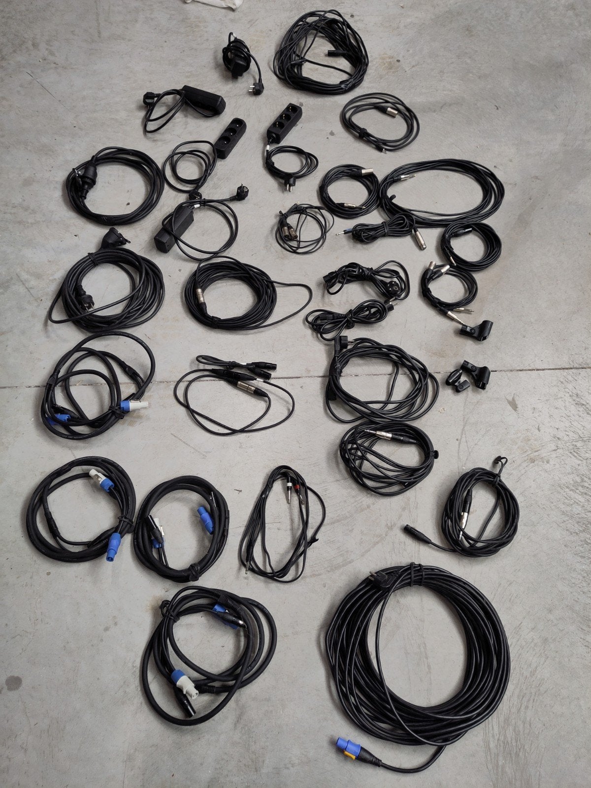 Diverse kabels, XLR, Powercon, schuko, etc., Muziek en Instrumenten, Ophalen