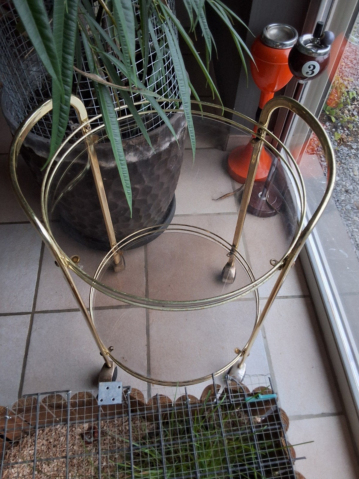 petite desserte vintage ronde léton et verres fumés, Enlèvement