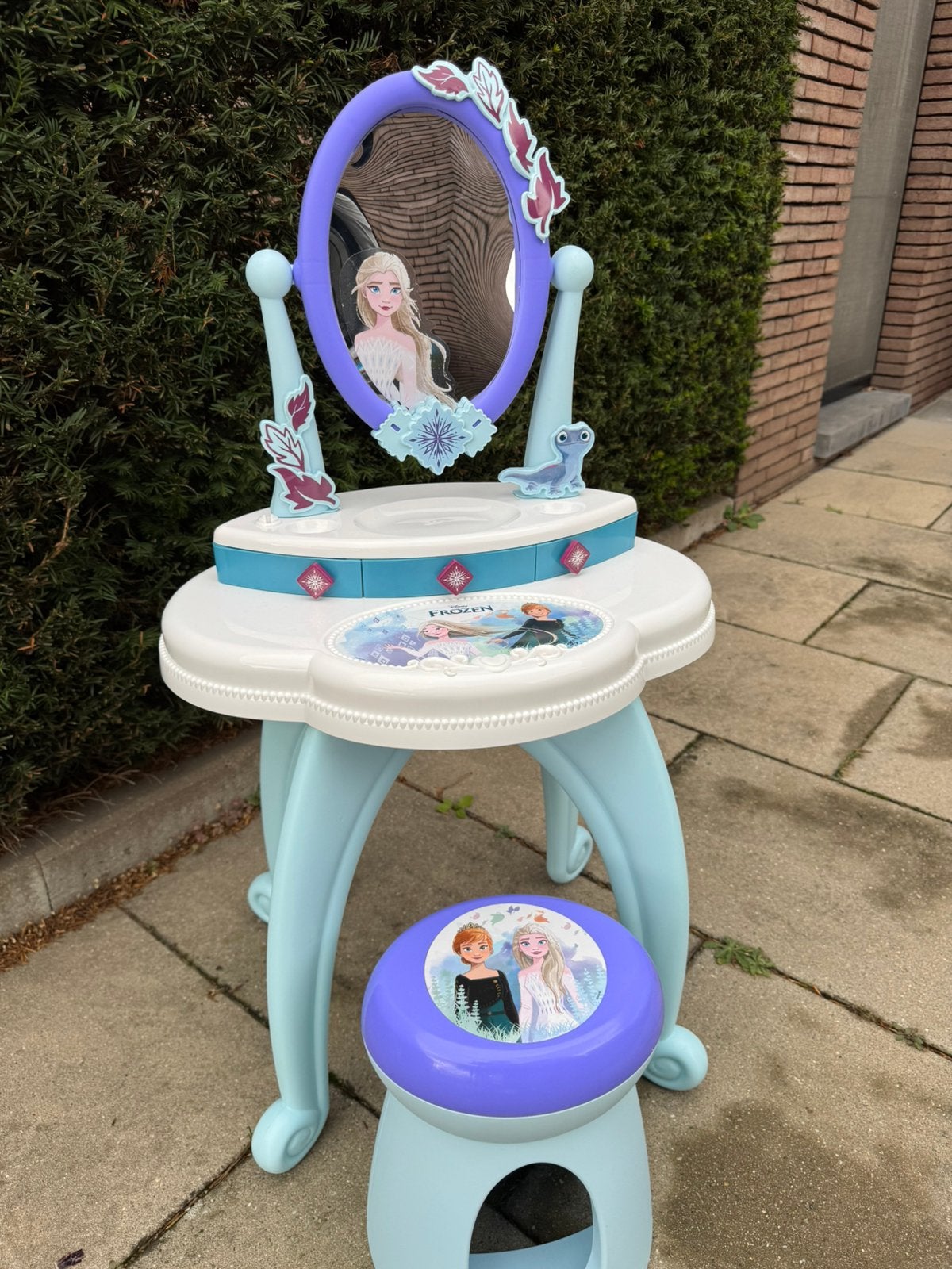 Frozen make up tafel, Ophalen, Zo goed als nieuw