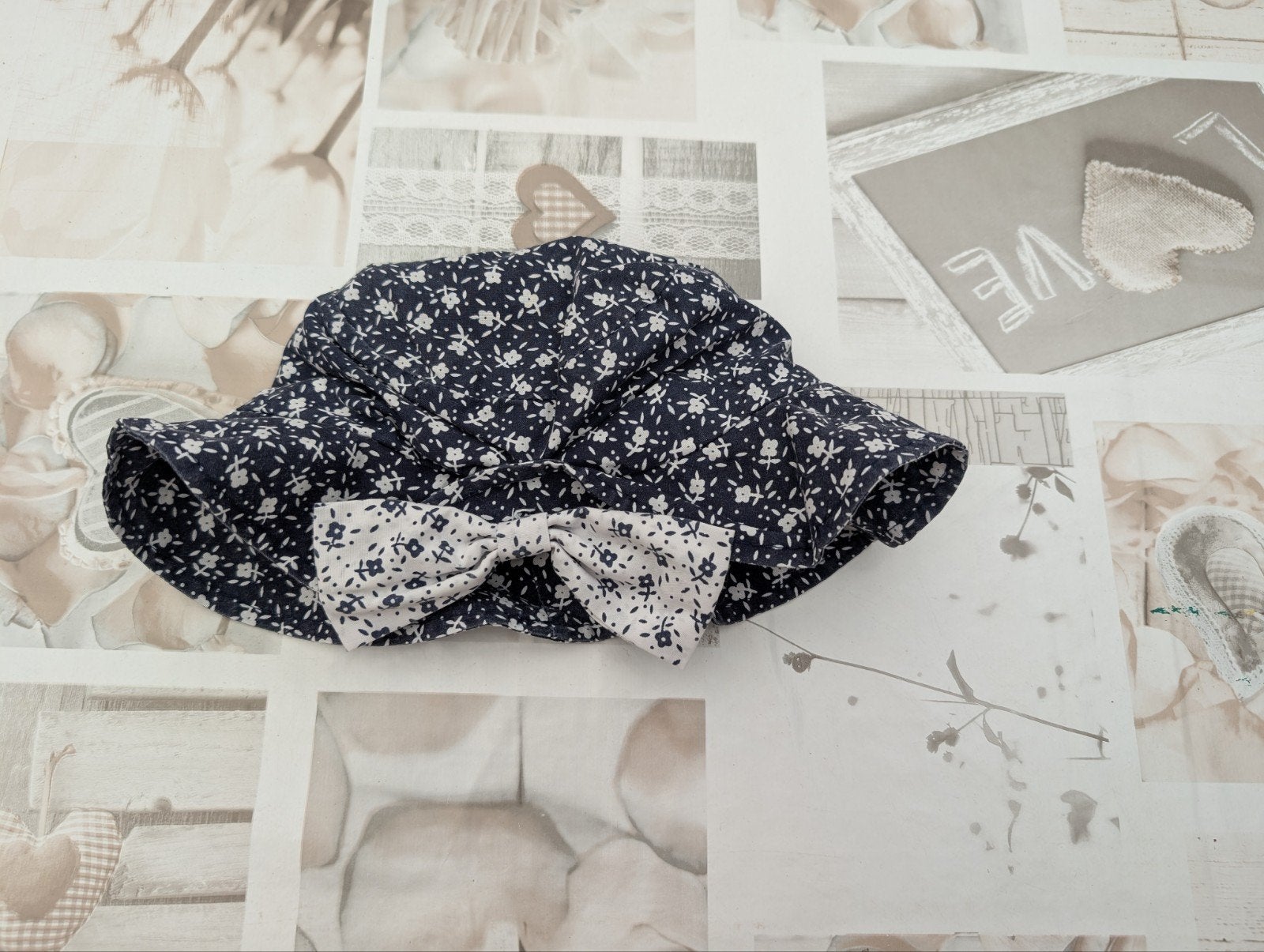 magnifique chapeau de soleil bleu à fleurs blanches de Baby, C&A, Enlèvement ou Envoi, Taille 68, Fille