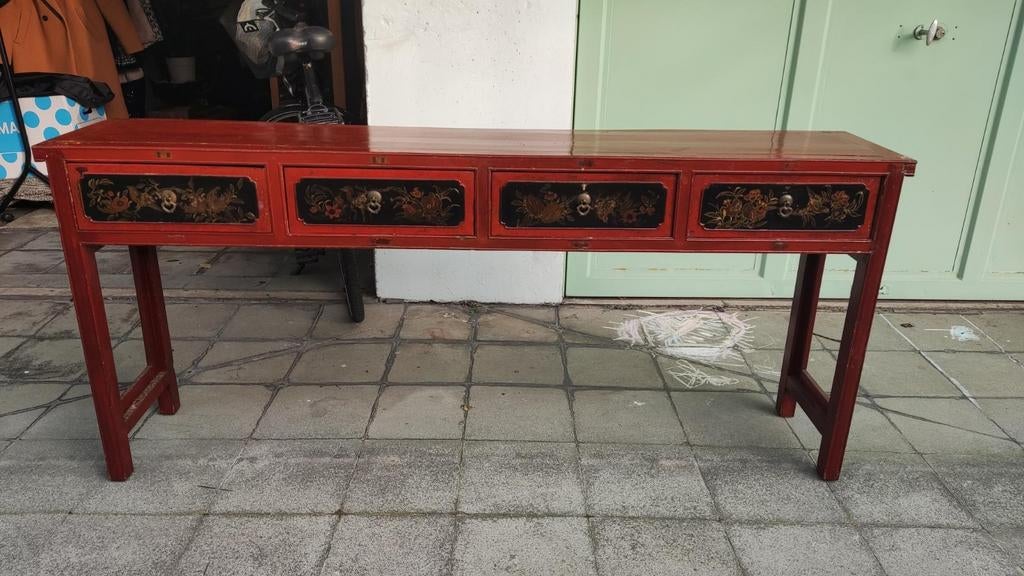 La commode chinoise ancienne avec 4 tiroirs