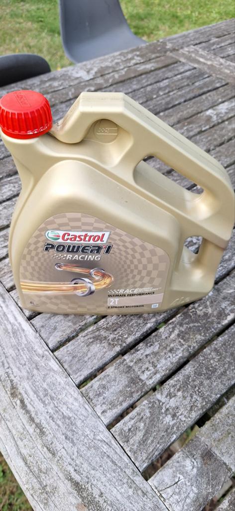 Castrol Power 1 Racing 2T motor olie te koop, Ophalen of Verzenden