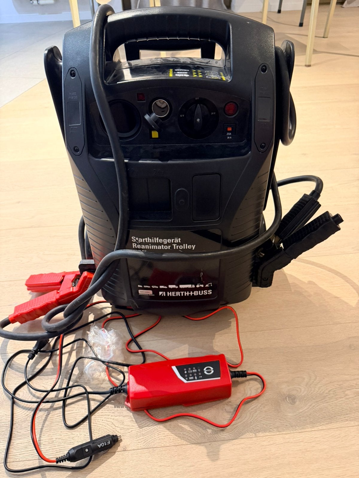 Booster de démarrage pro Herth+Buss Reanimator Trolley, Utilisé
