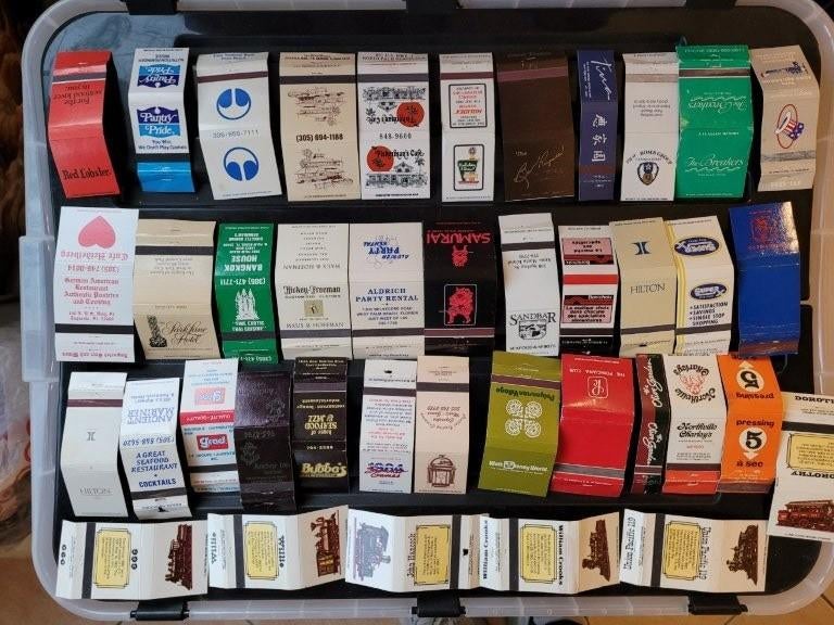 600 pochettes d'allumettes et 250 boîtes d'allumettes, Enlèvement, Utilisé