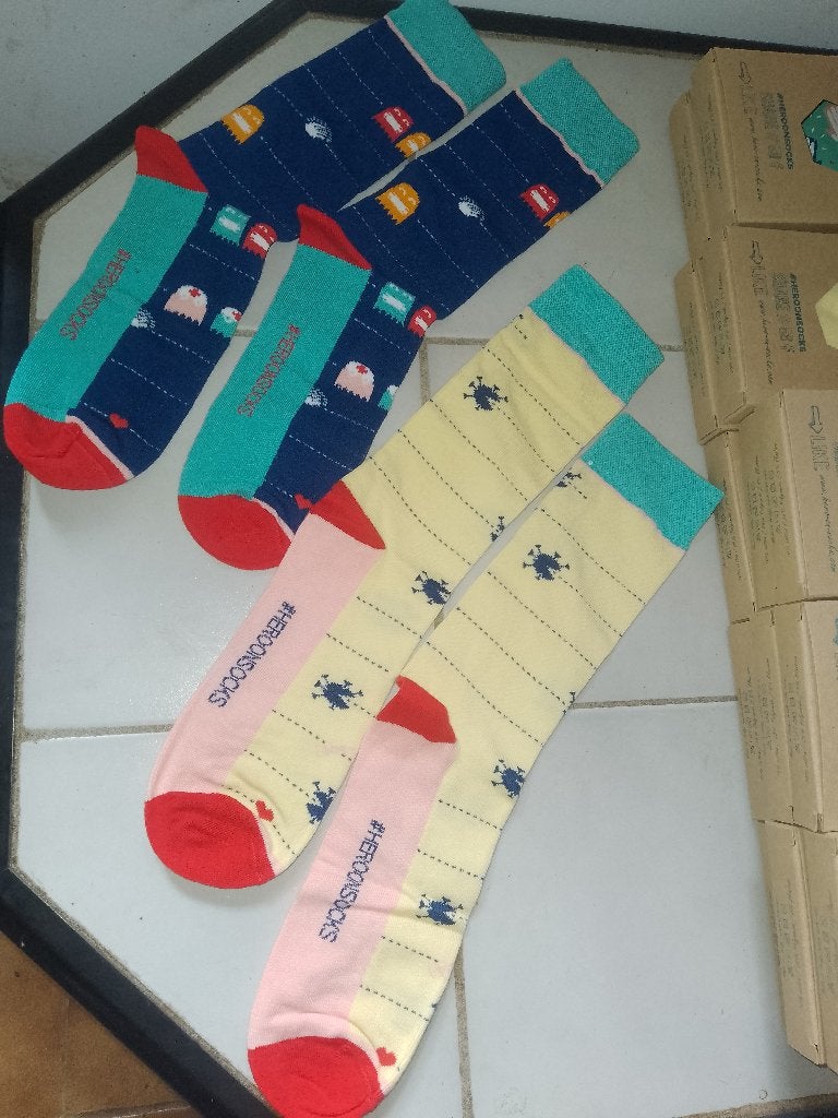 13 paar nieuwe kousen 40-44 kwaliteit in doosje!, Kleding | Heren, Overige kleuren, Verzenden, Hero on socks, Nieuw
