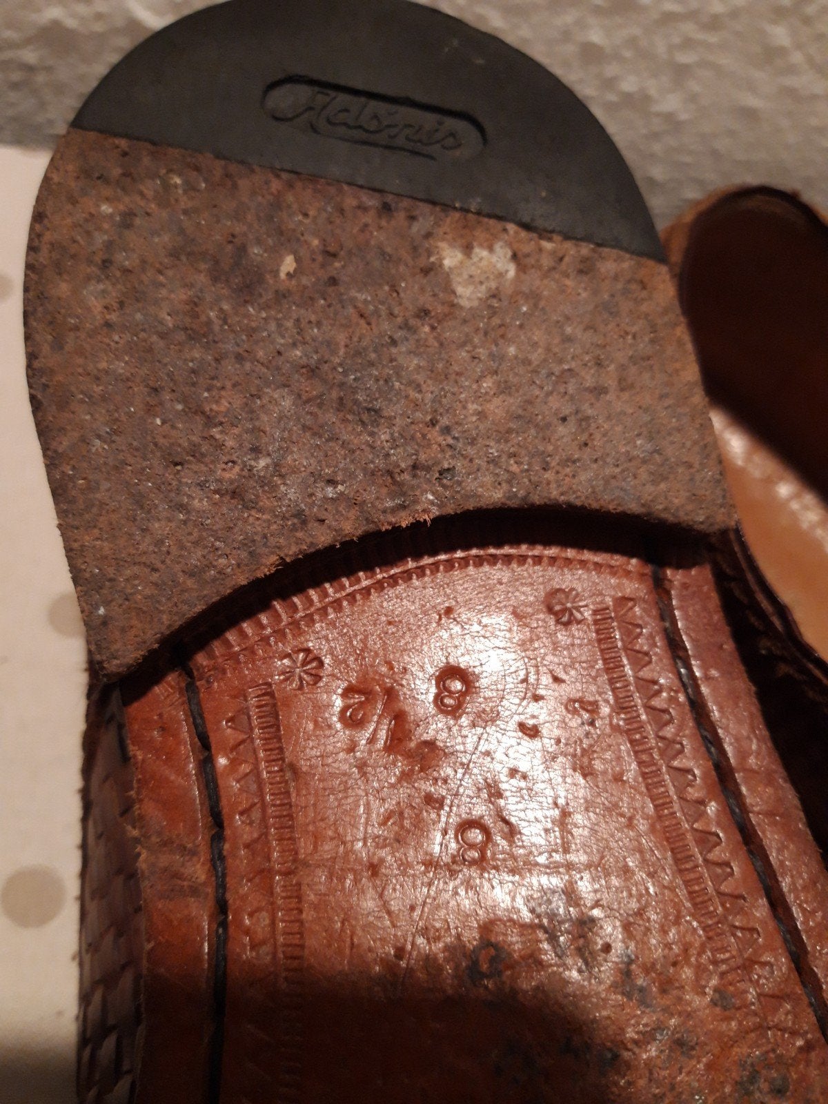 chaussures classiques, Enlèvement