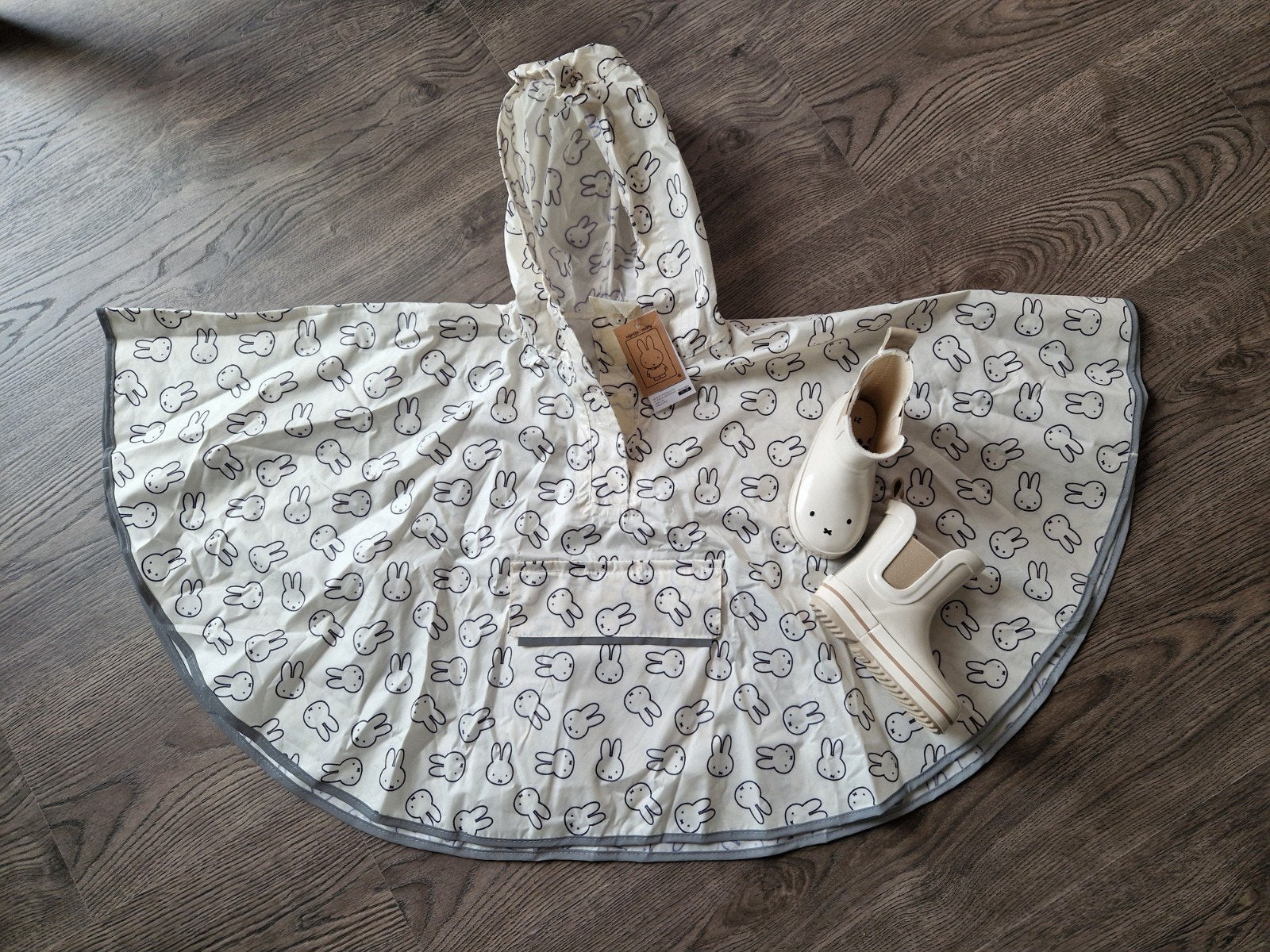 Nijntje poncho en baby regenlaarzen Nieuw, Kinderen en Baby's, Ophalen of Verzenden, Nieuw, Jongetje of Meisje, Overige typen