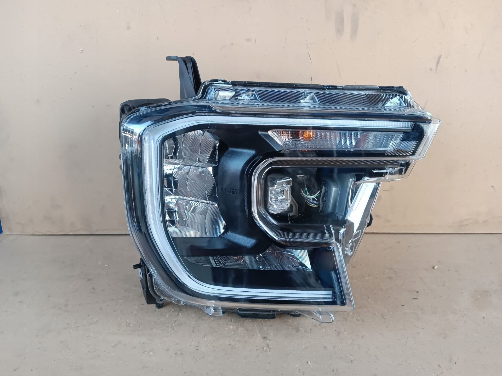 Phare droit Ford Ranger IV N1WB13E014EB, Info@ford.com, Ford Motor Company, American Road 1
48126  Dearborn, Ford